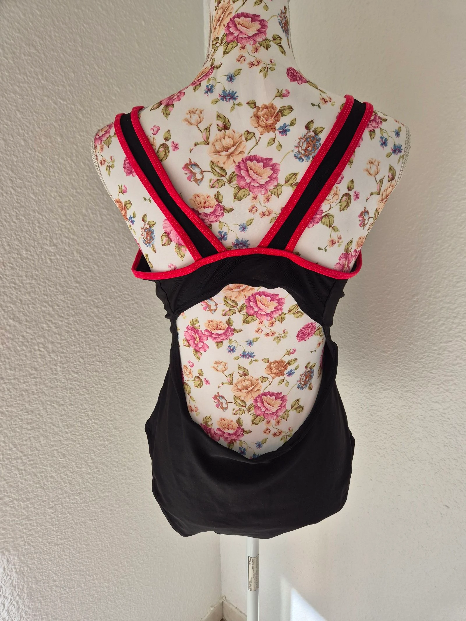 Maiô de uma peça Swind preto e rosa costas nuas XXL plus size piscina natação – photo 3